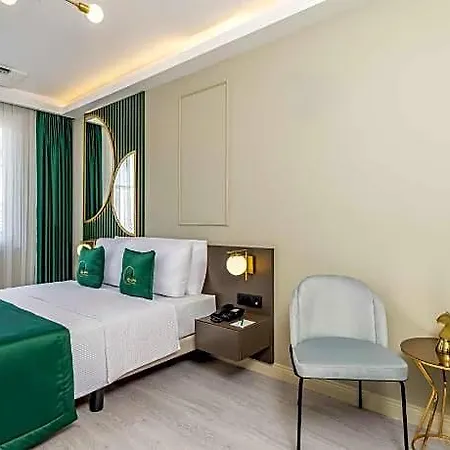 فندق Sistina Old 4*