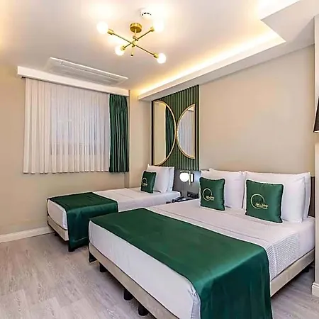 Sistina Old فندق 4*