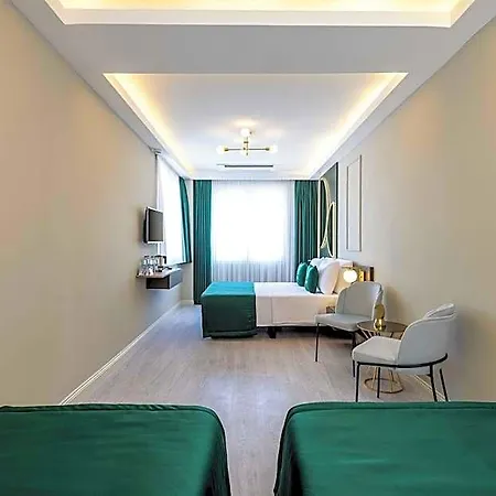 فندق Sistina Old 4*