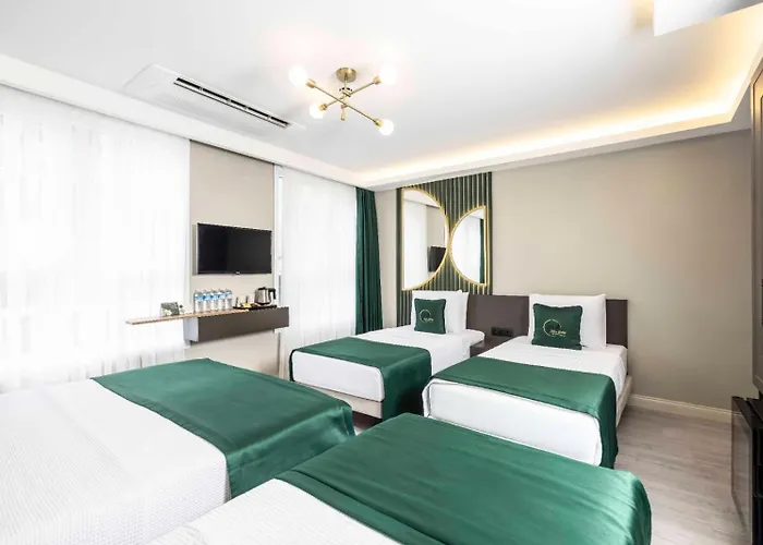 מלון Sistina Old 4*