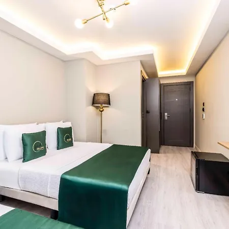 Otel Sistina Old 4*